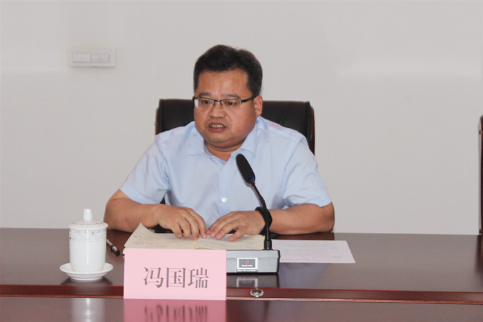 校领导出席偏关县2021年度省驻村工作驻县大队长交接座谈会